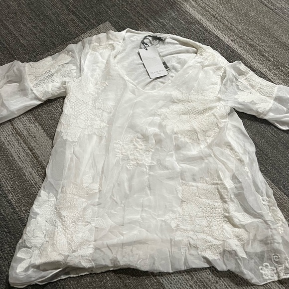 White embroidered blouse - Picture 4 of 4